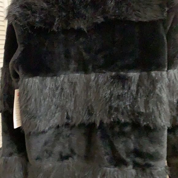 80% OFF UEC n: Philanthropy Harlan Faux Fur Jacket Long Sleeve - Picture 6 of 10